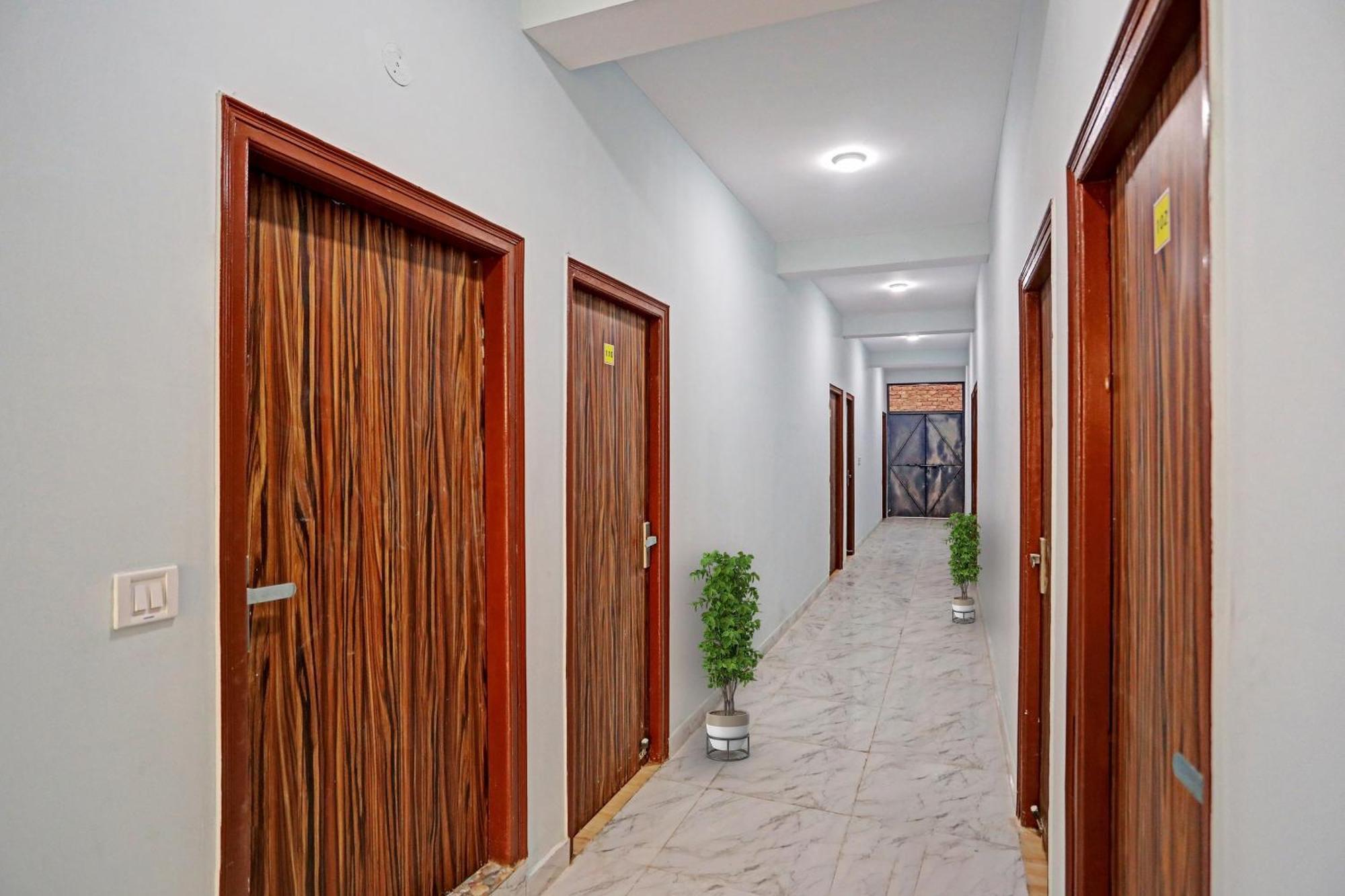 Hotel O Surya Gold Guest House Najafgarh Luaran gambar